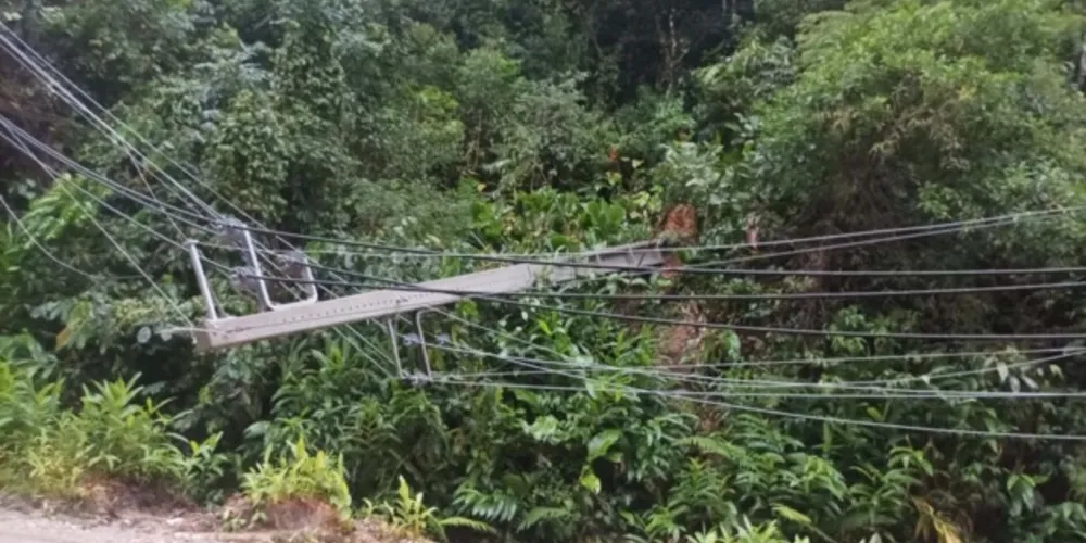 Cerca de 55 mil clientes ainda estão sem energia. Esse número chegou a mais de 250 mil no momento mais crítico.