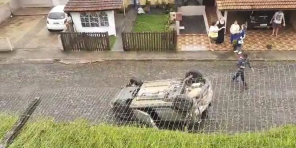 Acidente aconteceu nesta manhã de segunda-feira (31) no Residencial Barcelona