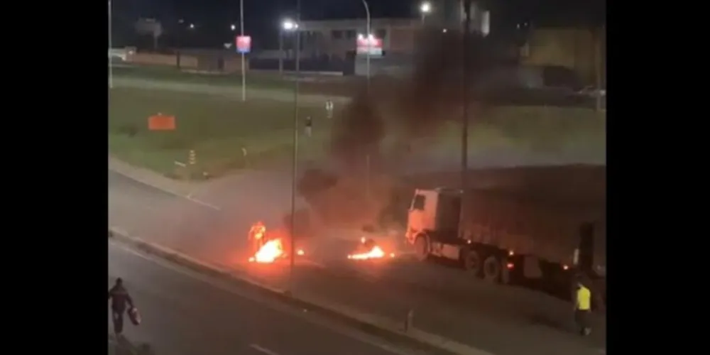 Rodovia ficou bloqueada por quase uma hora em Guarapuava