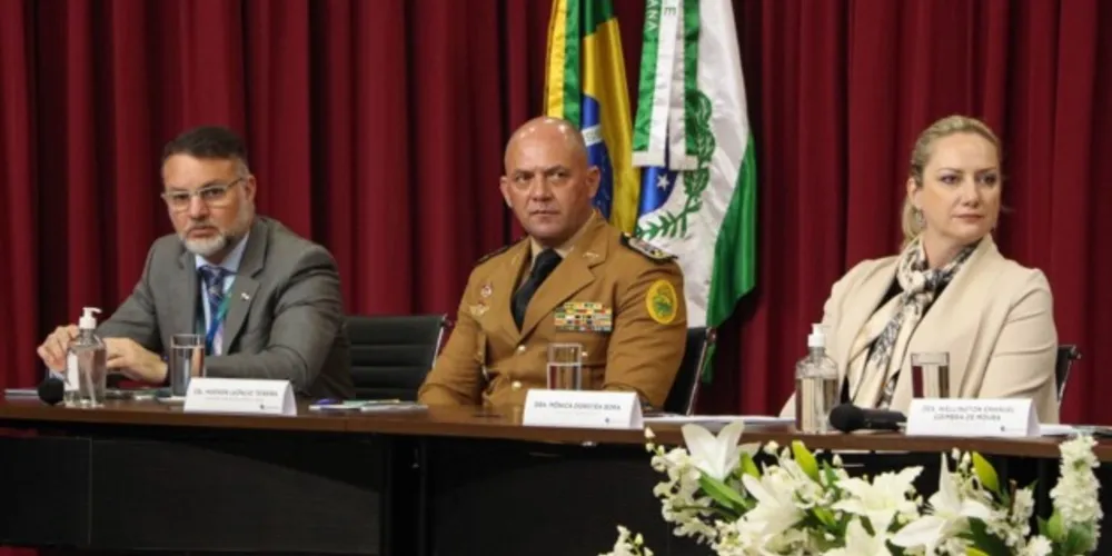 O encontro foi realizado no auditório do prédio do Tribunal Regional Eleitoral