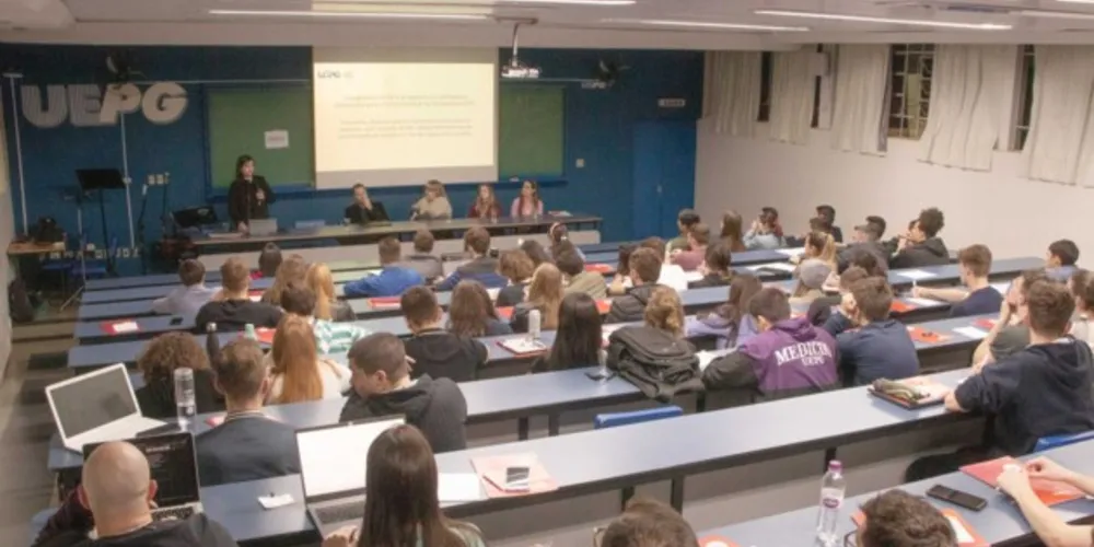 Cerca de 100 participantes, do primeiro ao sexto ano de medicina, realizaram as atividades