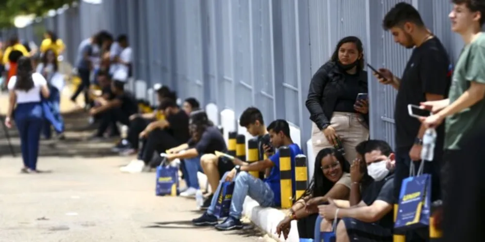 As provas serão aplicadas em mais de 1,7 mil municípios nas modalidades impressa e digital