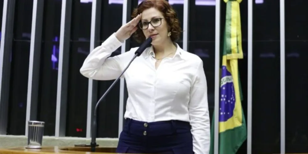 Carla Zambelli foi reeleita como uma das deputadas mais votadas no país
