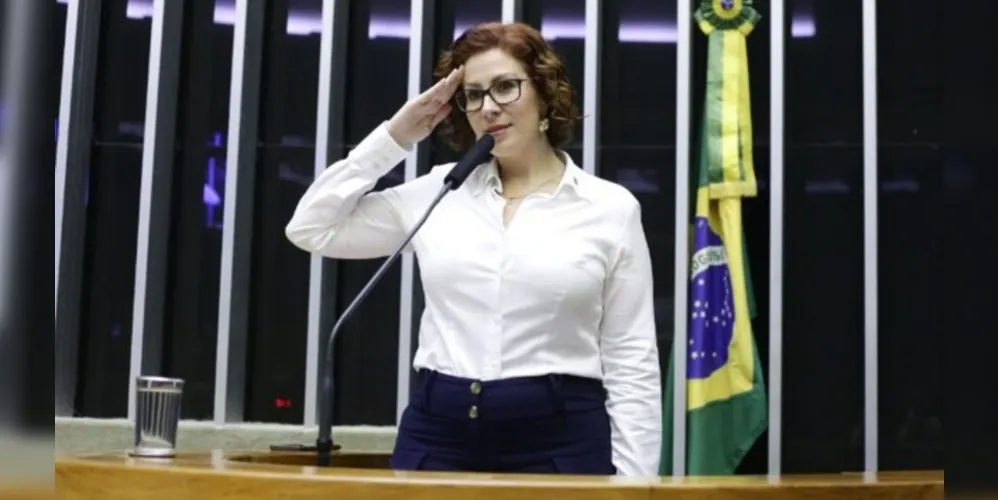 Carla Zambelli foi reeleita como uma das deputadas mais votadas no país