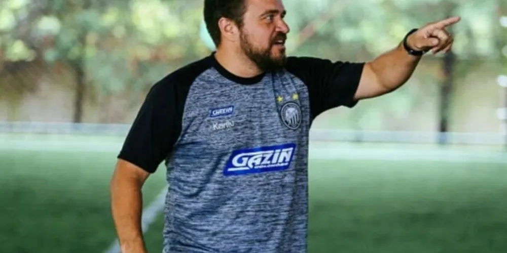 Eduardo Risden, fisiologista, é um dos dispensados pelo clube