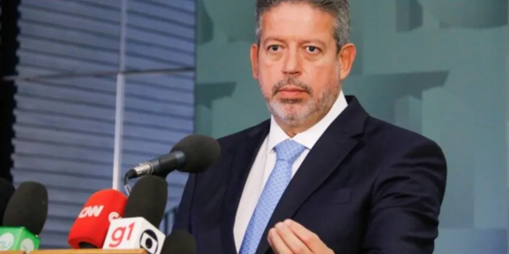 Decisão foi do presidente da Câmara Arthur Lima (PP-AL)