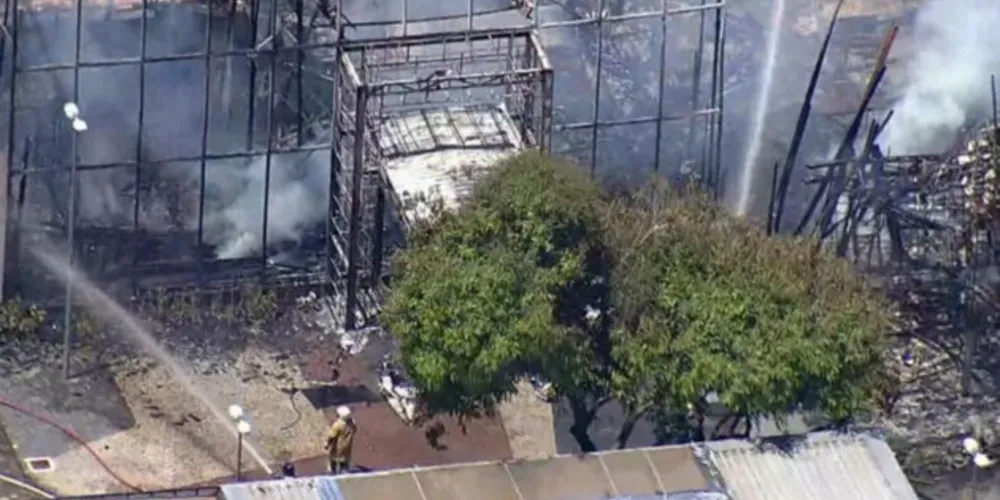 Fogo que atingiu cenário de Todas as Flores foi controlado pelos bombeiros