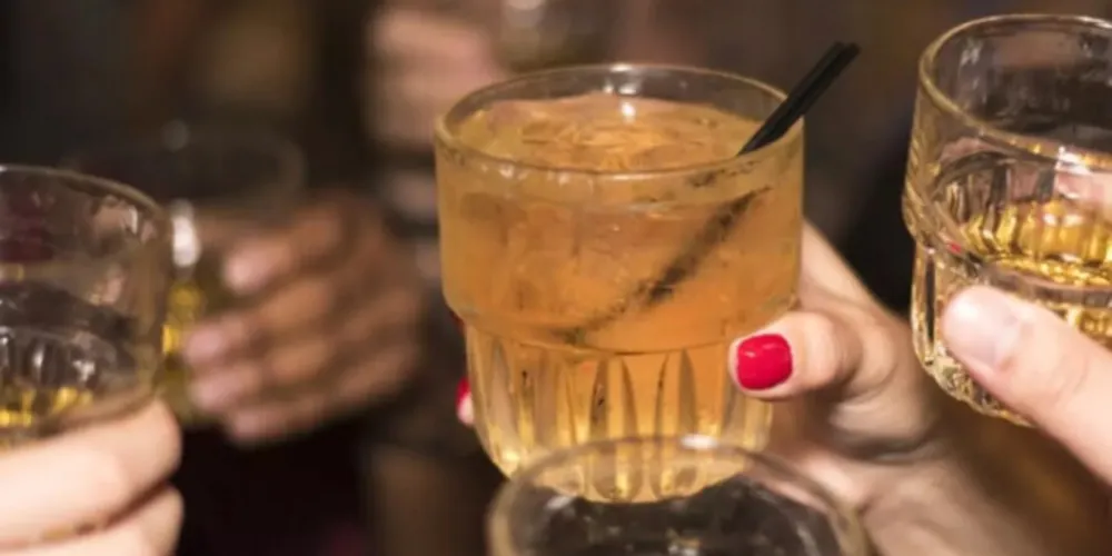 Com a adoção da medida, a venda de bebidas alcoólicas volta a ser liberada neste domingo (2)