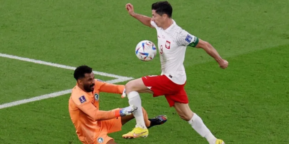 Com gol do atacante do Barcelona (Espanha), a Polônia derrotou a Arábia Saudita, a surpresa da primeira rodada
