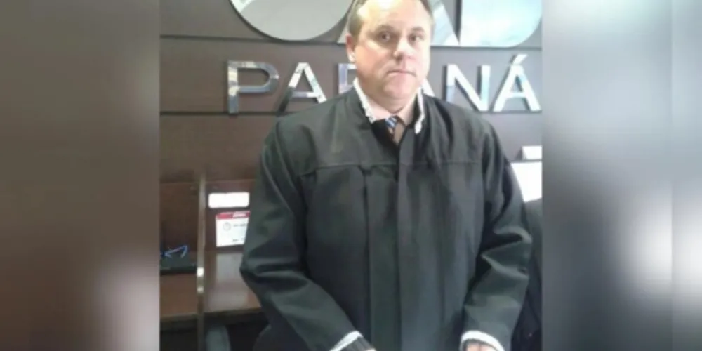 Carlos Lopatiuk é advogado, contador e professor