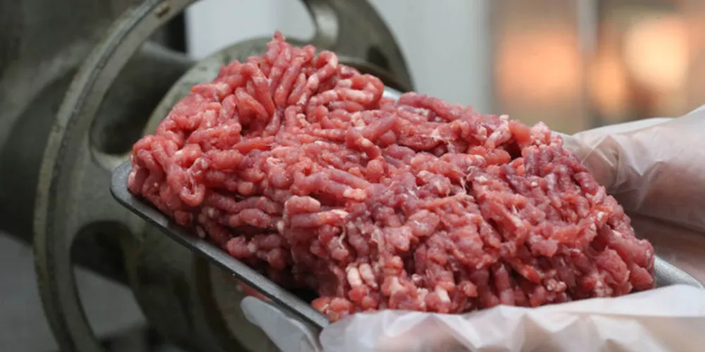 Carne moída deverá ser embalada após a moagem nas indústrias e nos frigoríficos, devendo cada pacote do produto ter peso de 1 quilo