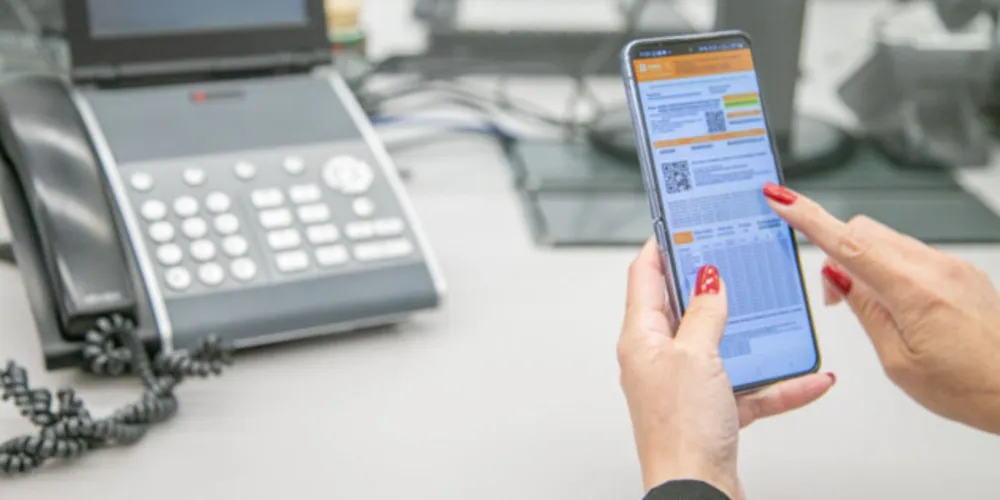 Objetivo é facilitar a compreensão da conta, mostrando de forma clara e objetiva os valores que a compõem e a tributação que incide sobre ela. Há demonstração do histórico de consumo em gráfico visual e o QRCode para acesso ao pagamento da conta via pix.