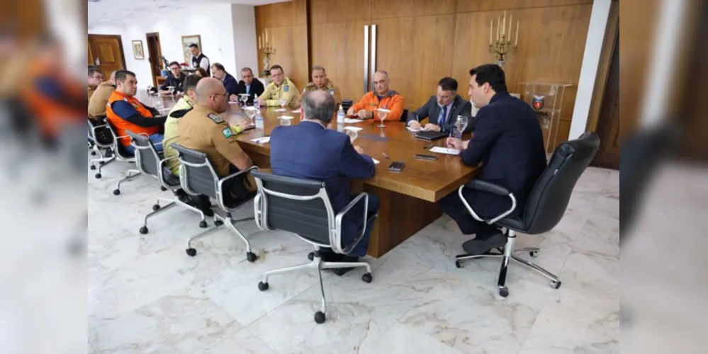 O gabinete é formado pelas Secretarias de Infraestrutura e Segurança Pública, Corpo de Bombeiros, Polícia Militar, Polícia Científica, Polícia Civil e Defesa Civil