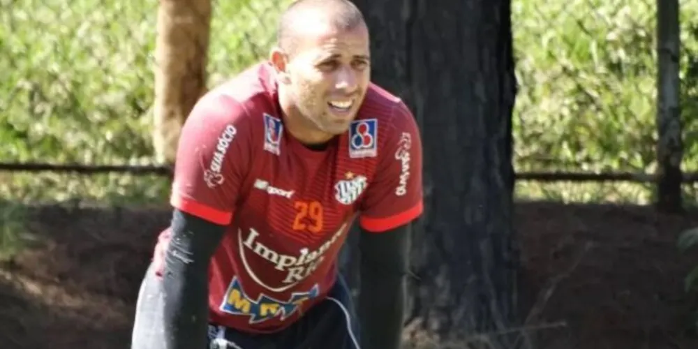 Rafael Santos fez boas temporadas na Série B