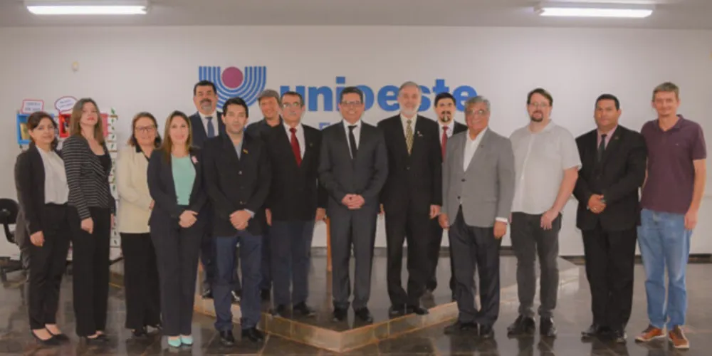 O encontro foi realizado na Universidade Estadual do Oeste do Paraná (Unioeste), em Foz do Iguaçu