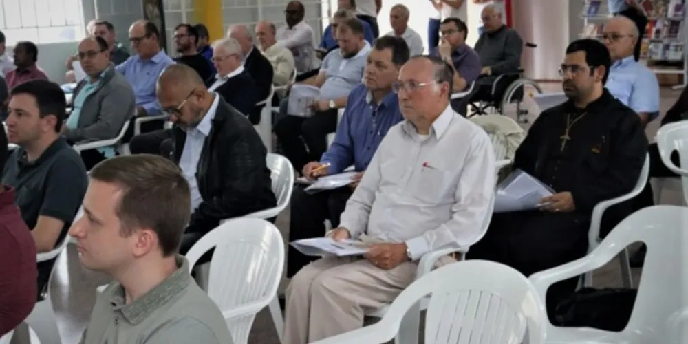 Clero da Diocese se reúne e faz balanço das atividades