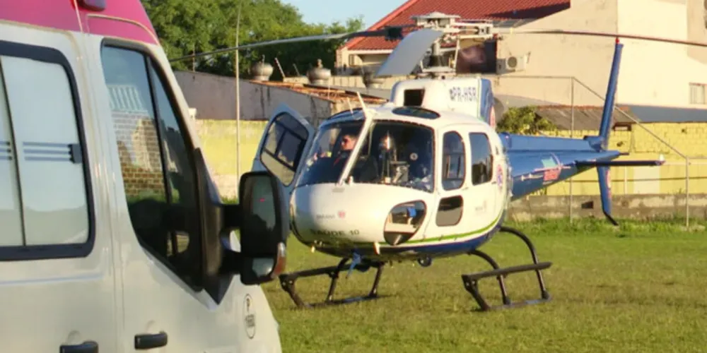 Situação foi registrada em uma propriedade rural de Presidente Castelo Branco, no noroeste do Paraná. Conforme socorristas, homem estava consciente, conversando e com sinais vitais estáveis.