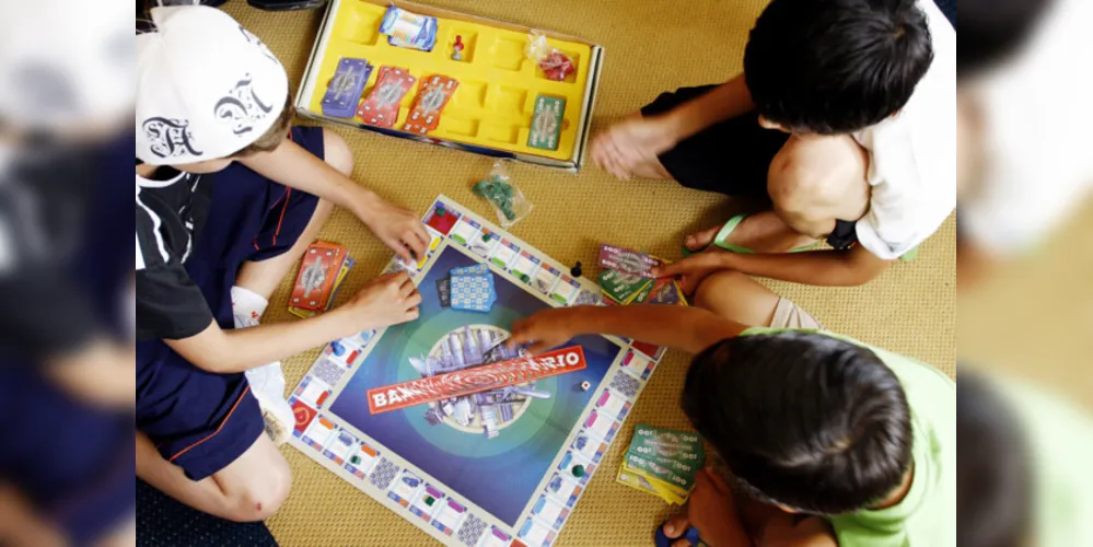 Estratégia é a melhor alternativa para o acolhimento de crianças e adolescentes em situação de risco social. Dos 503 municípios do País que adotam esse modelo, 114 são paranaenses.