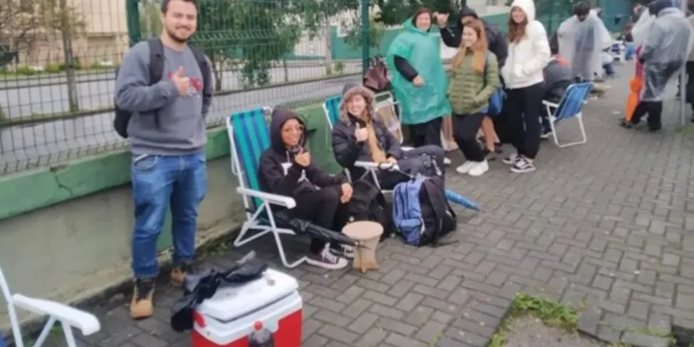 As vendas começam na bilheteria física do Estádio Couto Pereira às 11h da manhã de hoje.