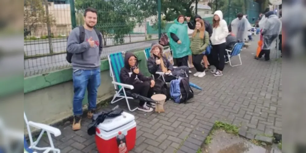 As vendas começam na bilheteria física do Estádio Couto Pereira às 11h da manhã de hoje.