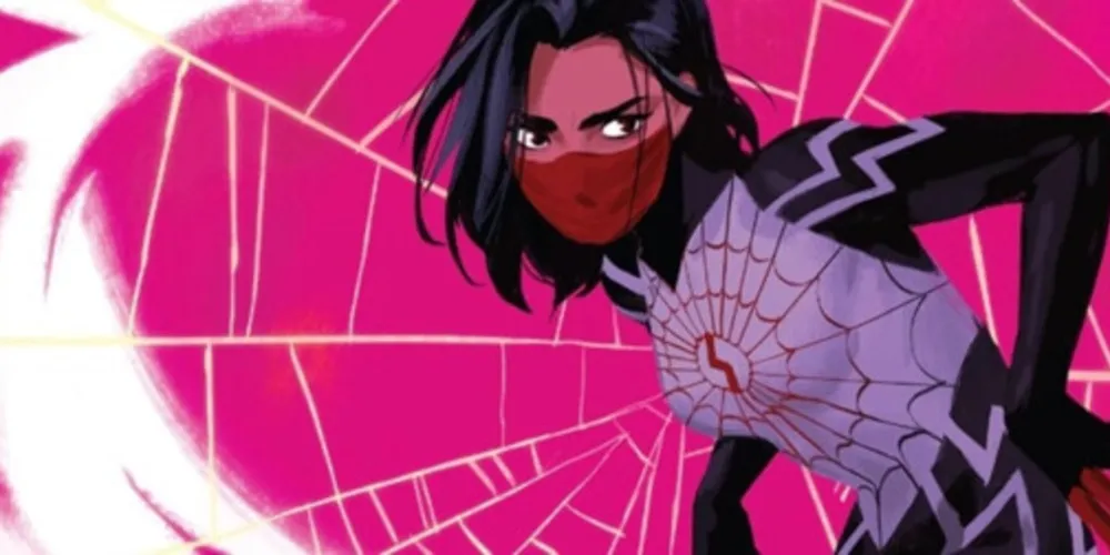 A personagem foi introduzida nos quadrinhos em 2014 e já apareceu no MCU no filme ‘Homem-Aranha: De Volta ao Lar’.