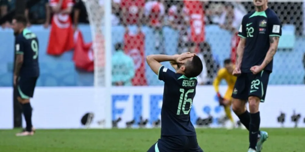 Derrotados França na estreia, por 4 a 1, os australianos foram a três pontos e assumiram a segunda colocação no grupo