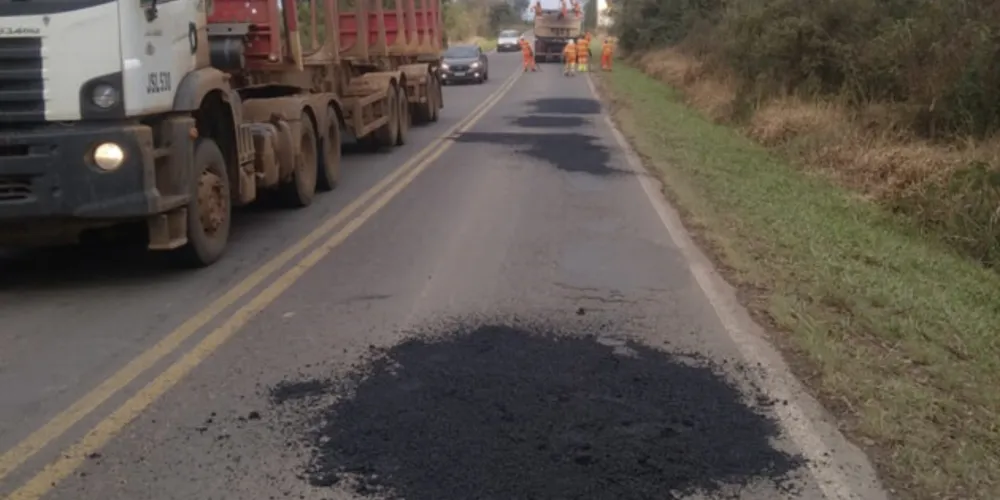 Técnicos de todas as regionais do DER/PR já estão percorrendo a malha rodoviária estadual verificando essas ocorrências