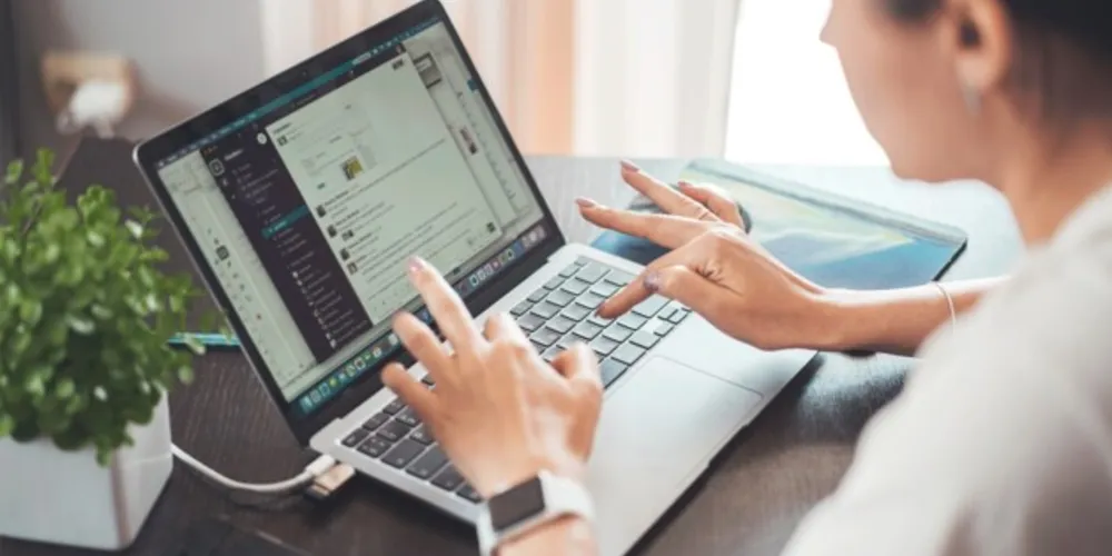 É importante manter a atenção para encontrar sites confiáveis, onde as suas informações bancárias e pessoais estejam seguras