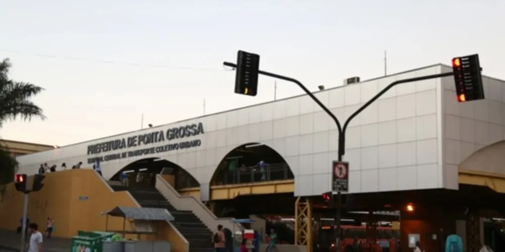 Primeiro passo é pegar documento no colégio para levar até o Departamento de Transportes no Terminal Central