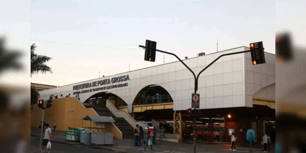 Primeiro passo é pegar documento no colégio para levar até o Departamento de Transportes no Terminal Central