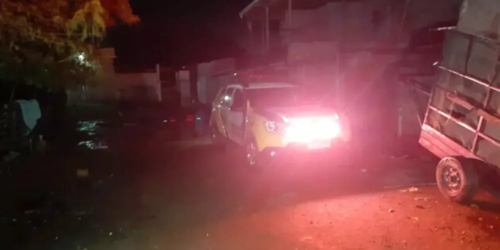 Vítima estava em um bar, em São José dos Pinhais, e foi atingida por um tiro na testa