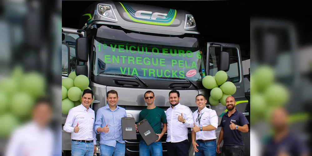 Cliente da concessionária DAF Via Trucks Contagem, recebeu 
o novo modelo DAF CF Euro 6