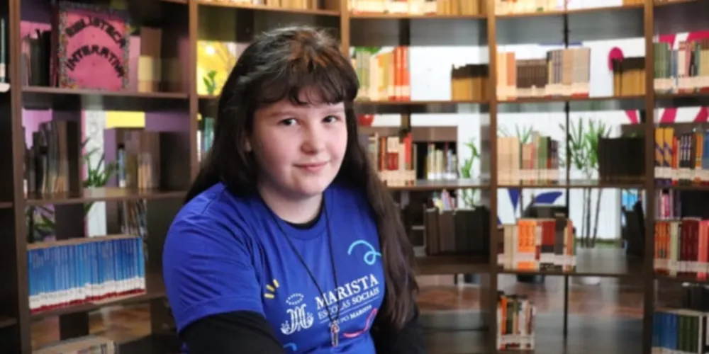 Aluna recebeu a medalha de ouro da prova. A competição que acontece em todo país incentiva o estudo da Astronomia, Biologia, Física, História e Química