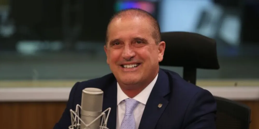 Ex-ministro de Bolsonaro, Onyx fez referência indireta ao adversário que é homossexual