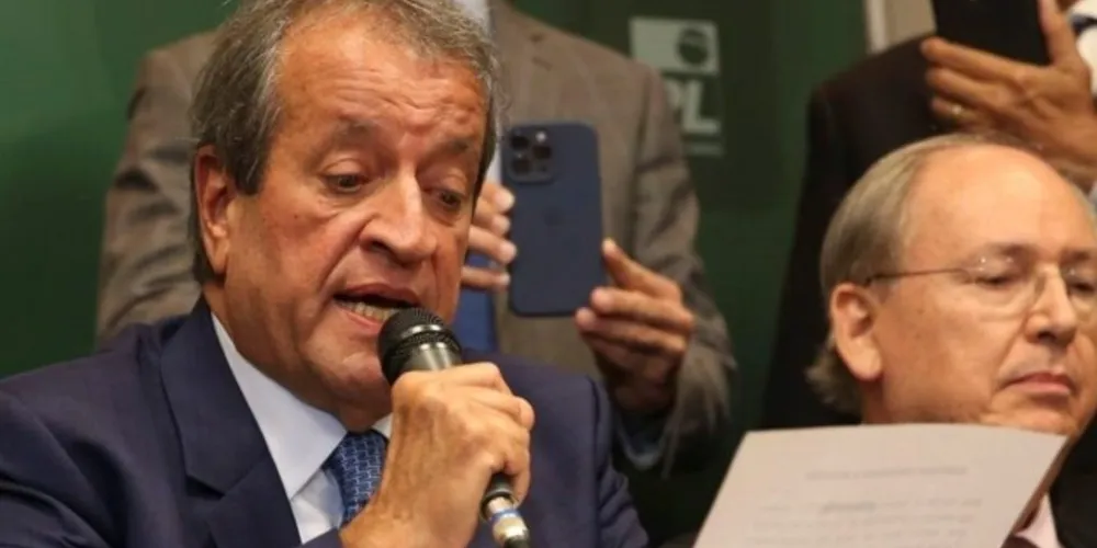 Valdemar Costa Neto, presidente do PL, em coletiva à imprensa sobre a petição apresentada ao TSE questionando o resultado das eleições presidenciais.