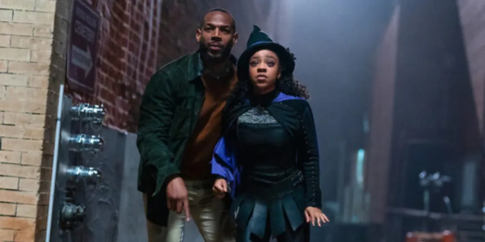 Livremente inspirada no conto de Jack, o Cabeça de Abóbora, a trama tenta fugir do clichê dos filmes infantojuvenis de Halloween ao mesmo tempo em que não se esforça para inovar. Sem prometer nenhuma reviravolta ou passo maior que a própria perna