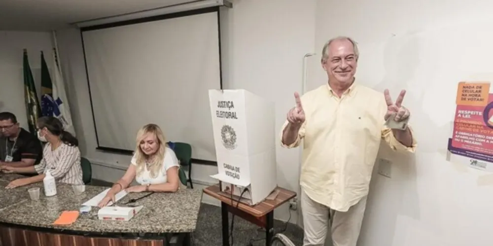 Ao avaliar sua campanha, Ciro Gomes disse que “travou um bom combate” e criticou a polarização entre os candidatos Jair Bolsonaro (PL) e Lula (PT)