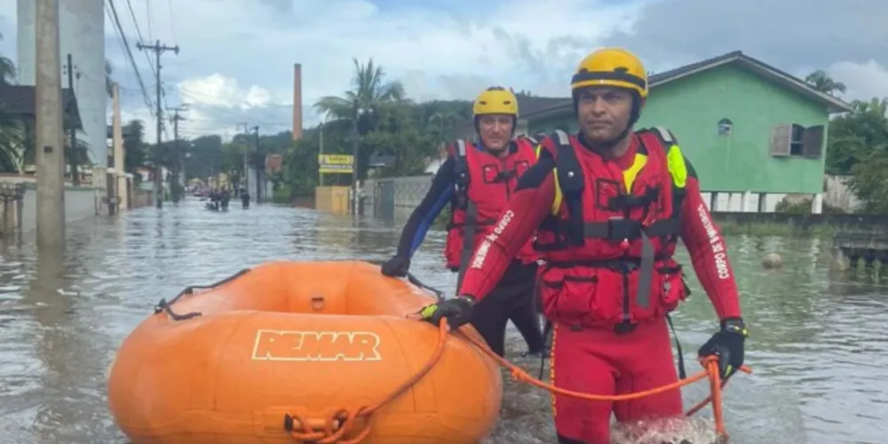 Os alagamentos e inundações danificaram 647 residências