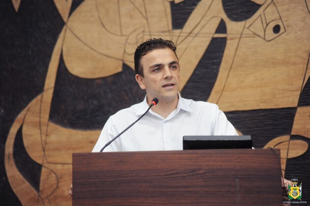 Aliel Machado (PV) na tribuna da Câmara Municipal durante Sessão Ordinária desta segunda-feira (17)