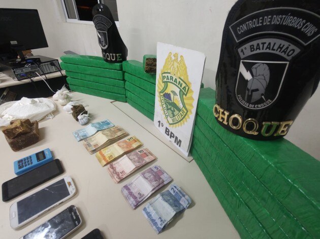 Drogas e objetos foram encaminhados à 13ª Subdivisão Policial de Ponta Grossa