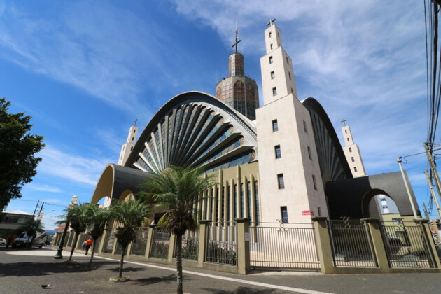 Missa iniciará às 15h, na Catedral Sant'Ana, no centro de Ponta Grossa