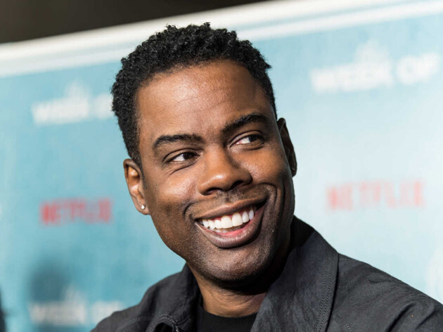 O comediante Chris Rock será o primeiro a estrear a função com uma performance ao vivo em um evento global em 2023.