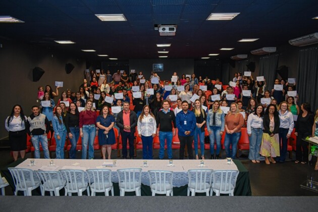 Representando a prefeita Alcione Lemos (União), o secretário Ghiovanny Lorusso, parabenizou aos formandos