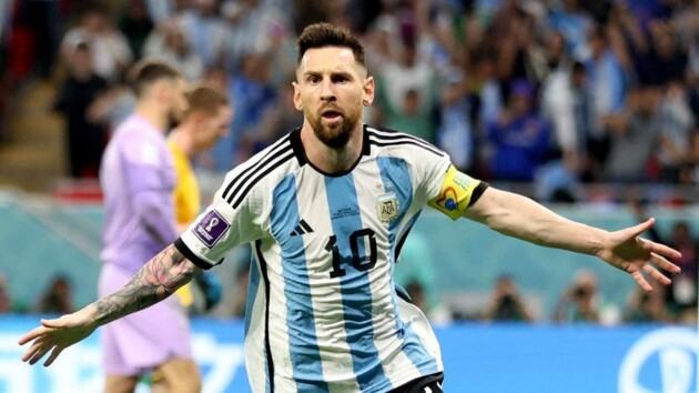 Lione Messi comemora o primeiro gol da Argentina contra a Austrália.