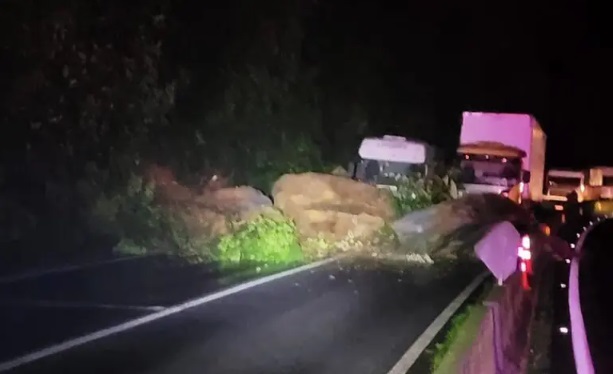 Situação aconteceu no começo da madrugada deste sábado em Morretes