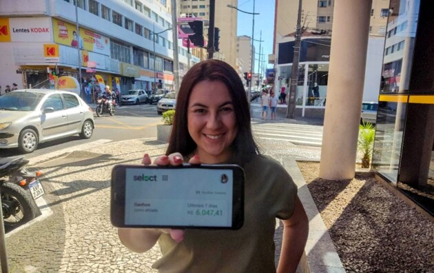 Marcella, 26 anos, revolucionou sua trajetória profissional quando começou a trabalhar no mundo digital