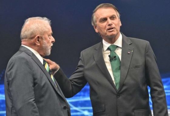 Brasileiros vão às urnas neste domingo (30), para escolher entre Lula e Bolsonaro