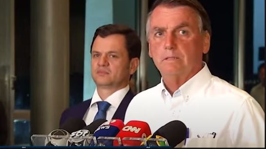 Jair Bolsonaro (PL), candidato à reeleição, fez um pronunciamento para a imprensa hoje à noite