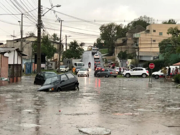 Os riscos de tempestade continuam segundo a Defesa Civil.