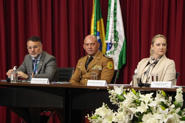 O encontro foi realizado no auditório do prédio do Tribunal Regional Eleitoral